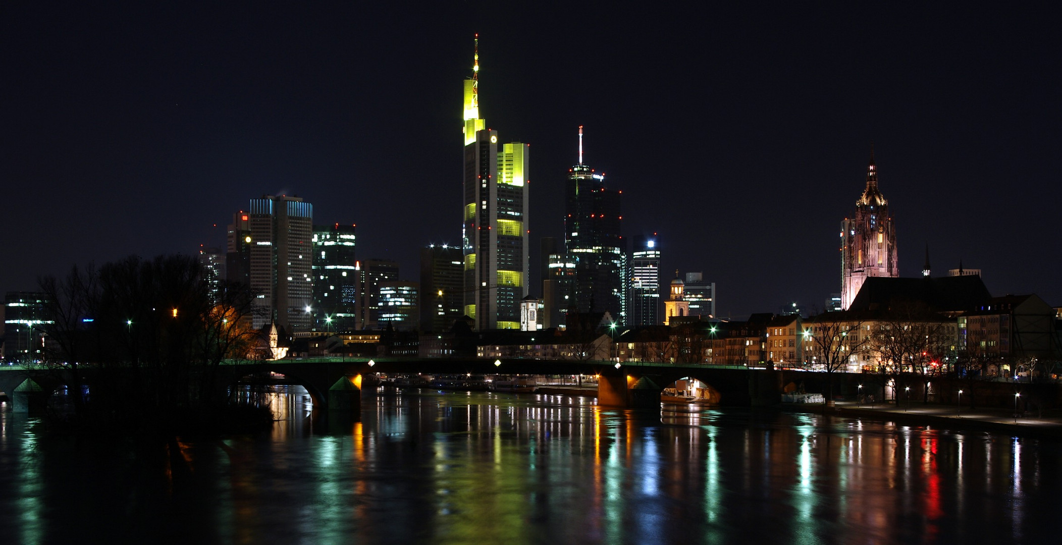 FFM by Night