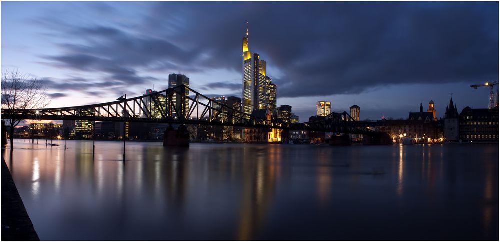 FFM - Hochwasser 2011 Skyline