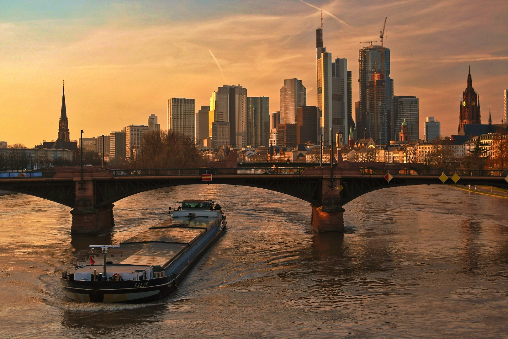 FFM Skyline im Sonnenuntergang 