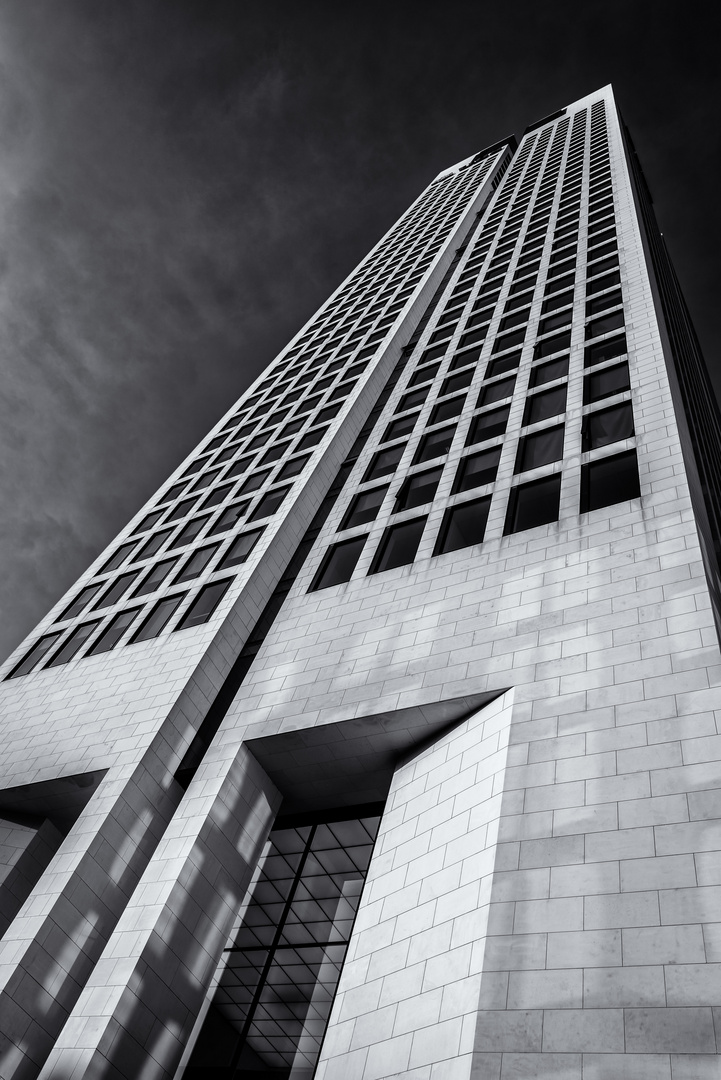 FFM Tower b&w