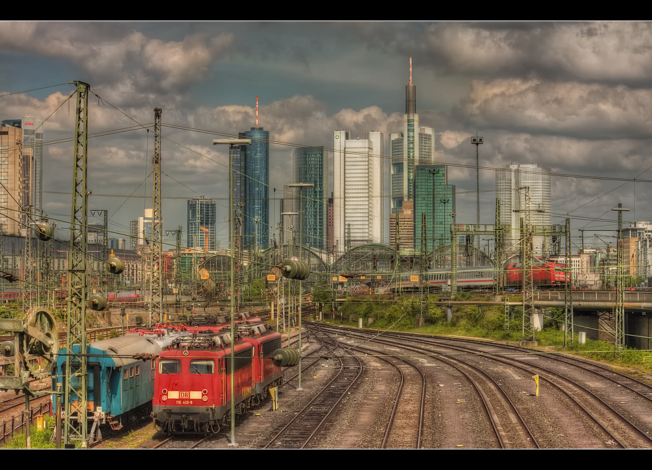 FFM Train - Station