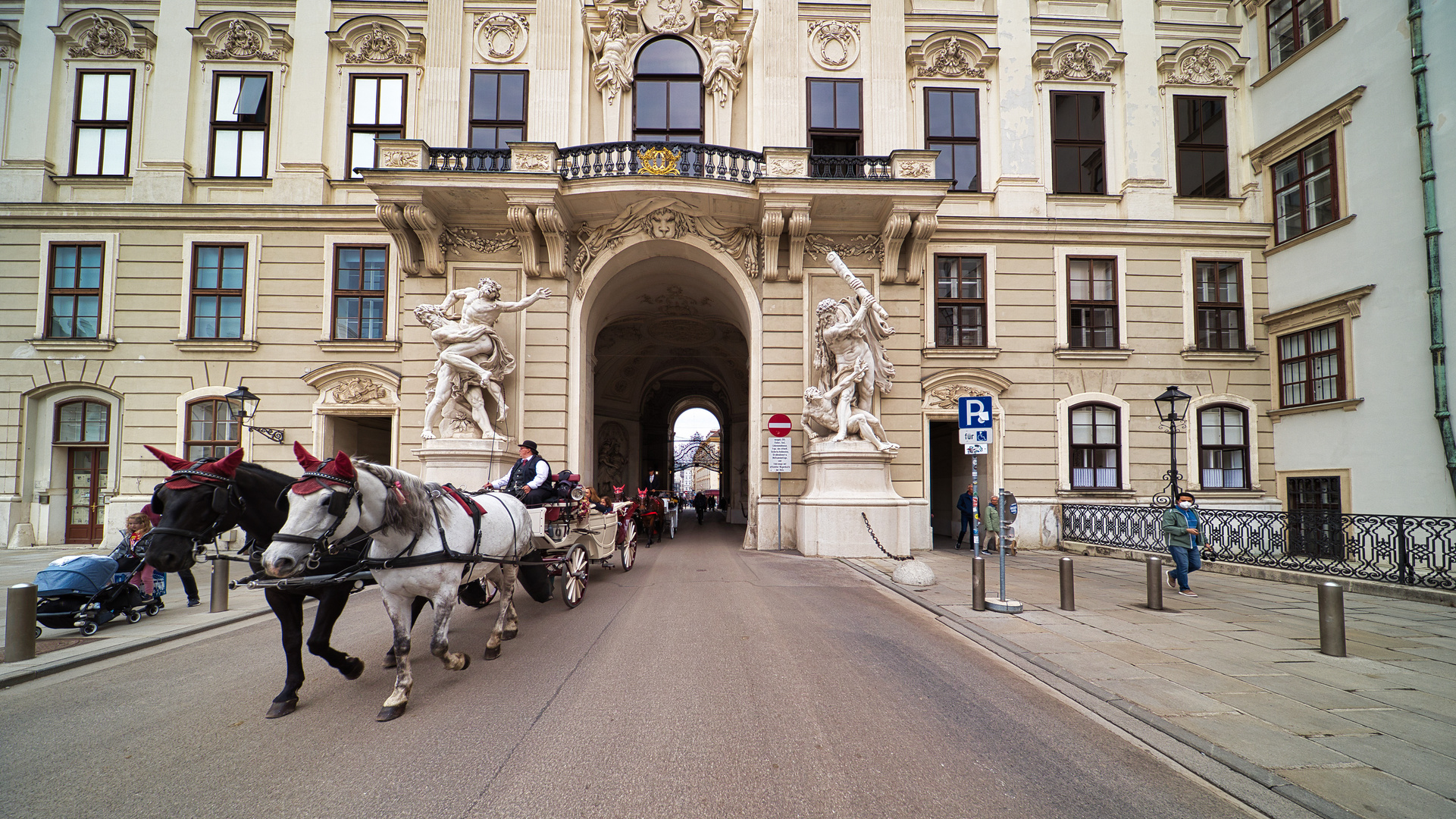 Fiaker vor der Reichskanzlei