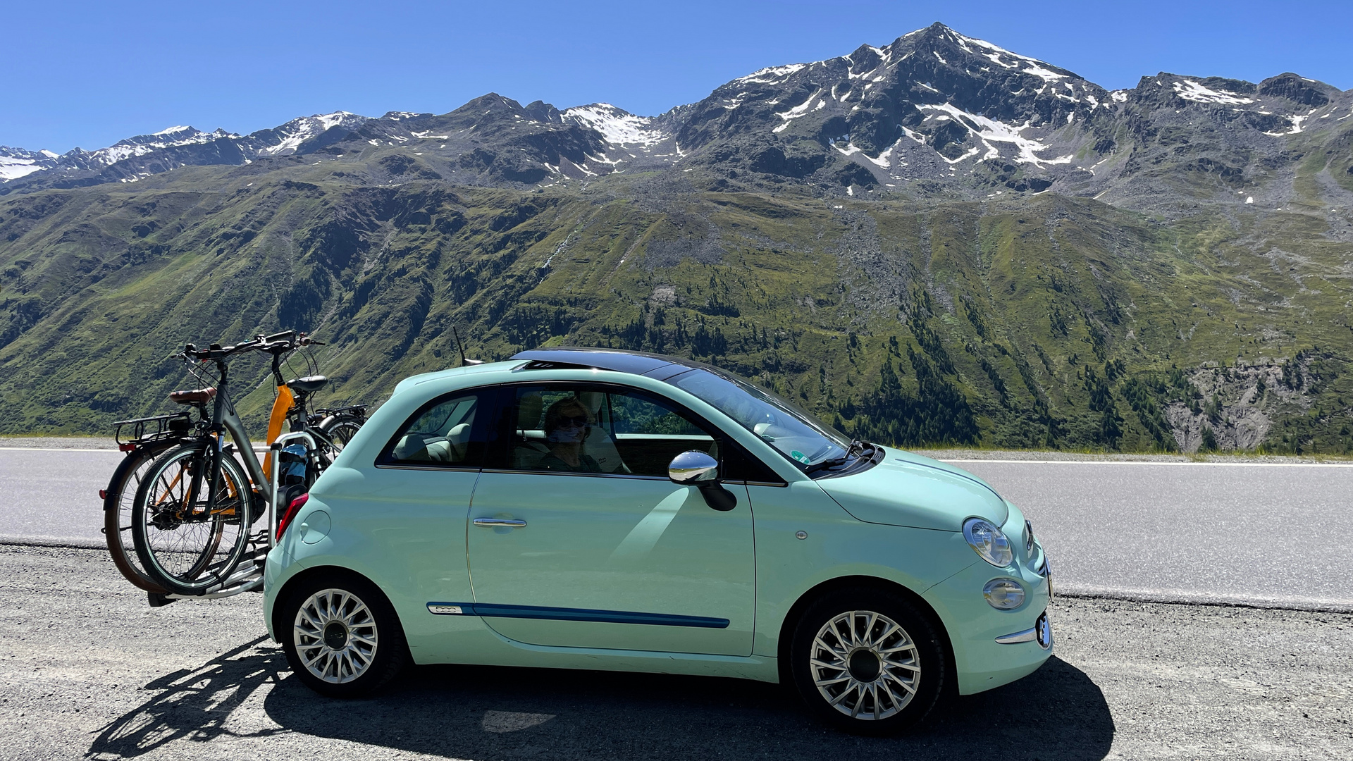 Fiat 500 Climbing the Alps (2022)