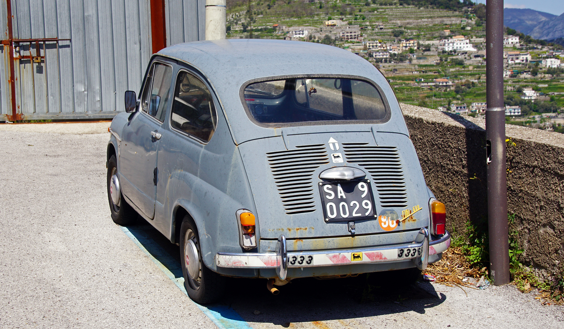 Fiat 600 back