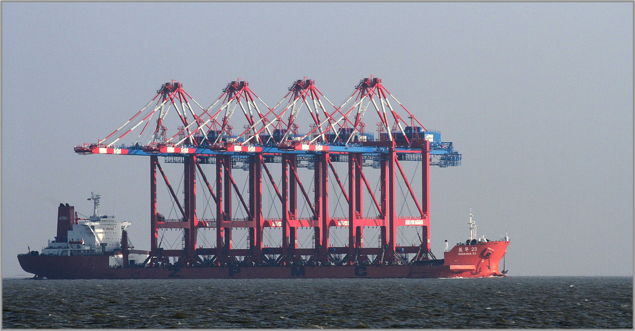 Fiddi vor Ort ... Zhen Hua 23 vor Wilhelmshaven