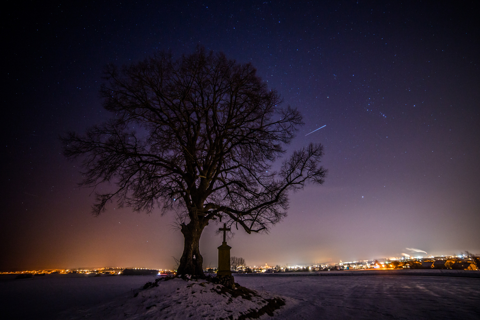 Fieldcross by Night