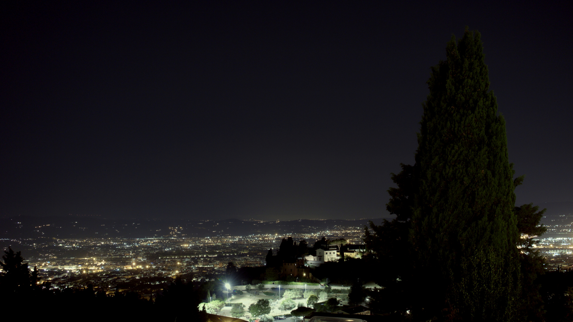 Fiesole - Ausblick von "Camping Panoramico"/ Monte Ceseri auf Florenz und "Giardini di Borgunto" 