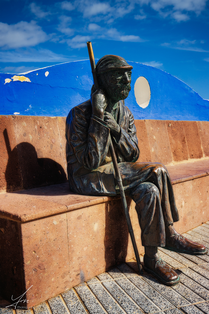 Figur am Hafen von Puerto de Mogan