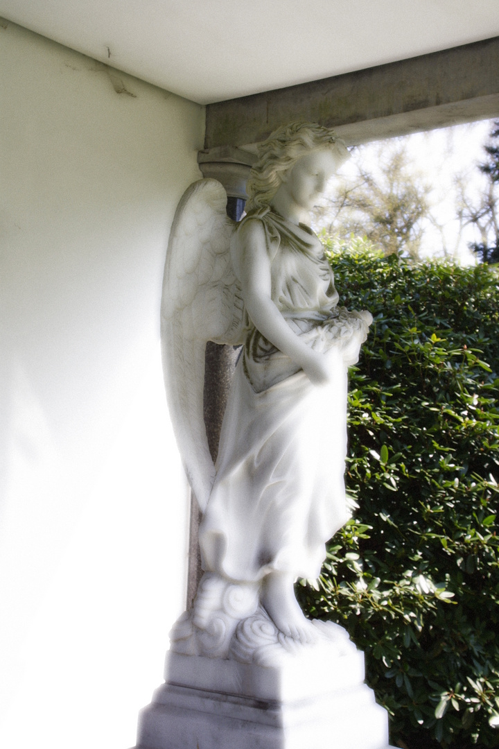 Figur am Ohlsdorfer Friedhof 4