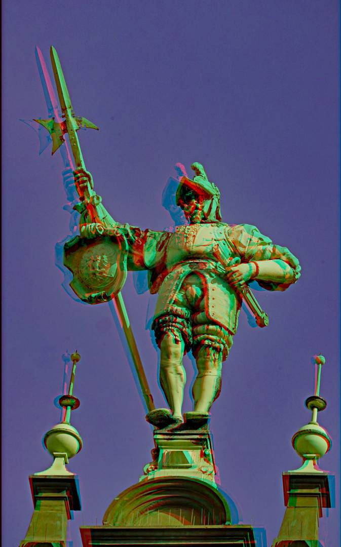 Figur am Rathausturm in HH  (3D-Ana)