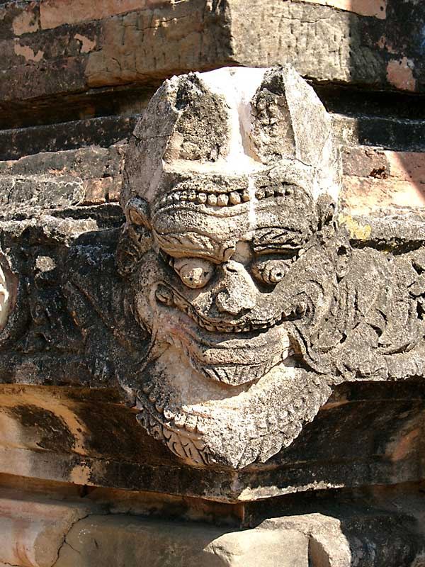 Figur am Sulamani Tempel