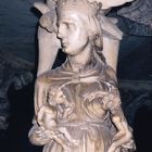 Figur an der Kanzel vom Dom in Pisa