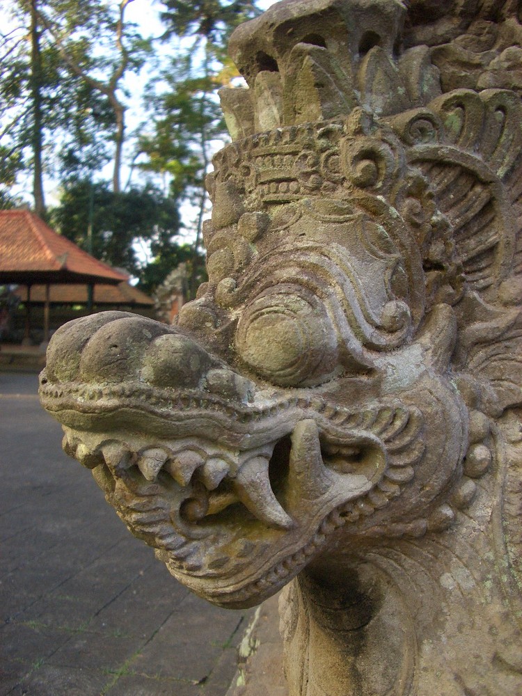 Figur an einem Balinesischen Tempel