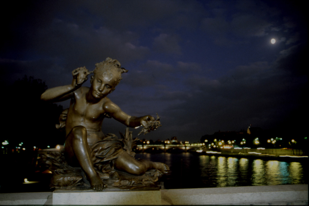 Figur auf Pont Alexandre