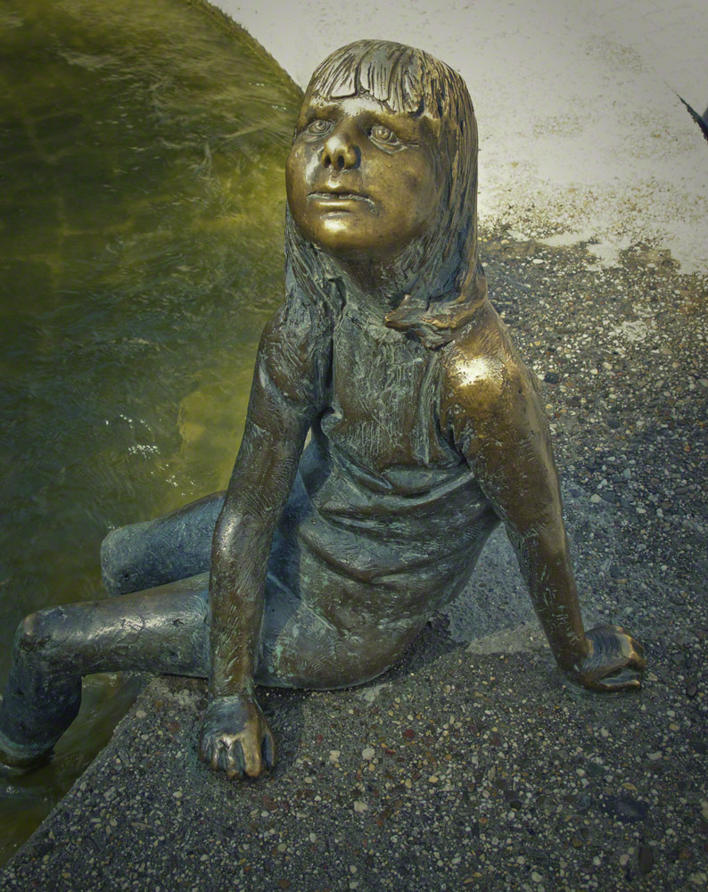 Figur aus dem Brunnen "Kreislauf des Geldes"