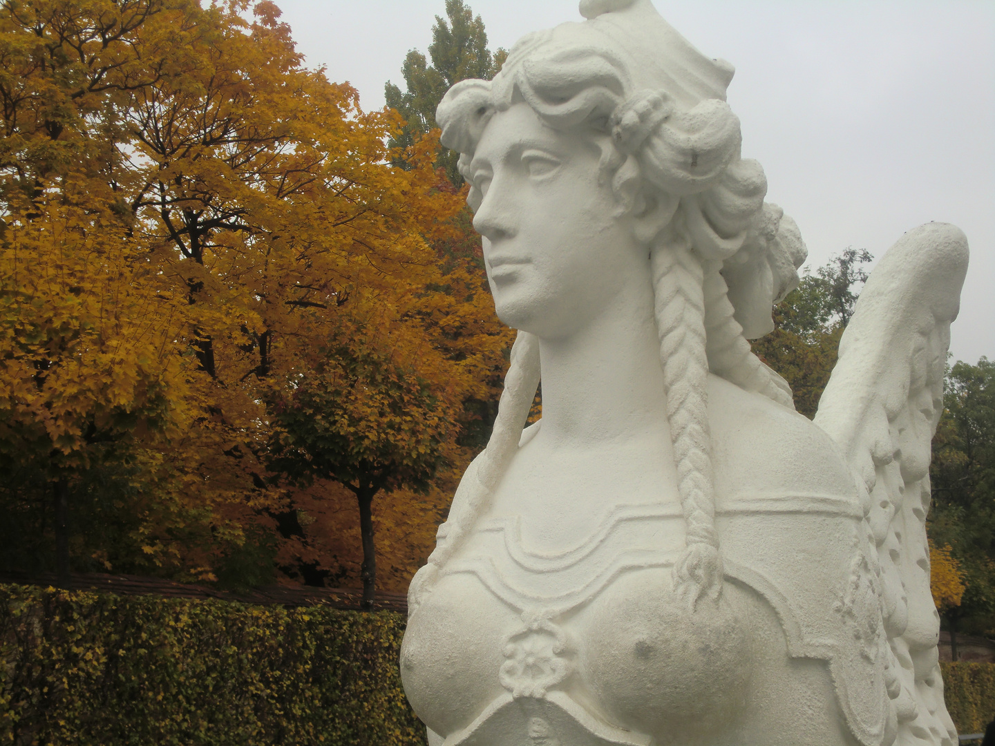 Figur im Park Schönbrunn...