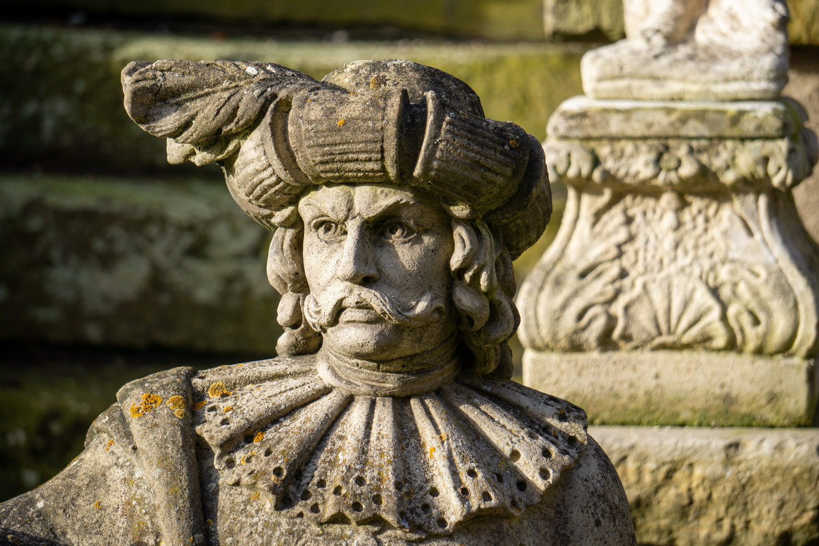 Figur im Schlosshof von Schloss Petershagen