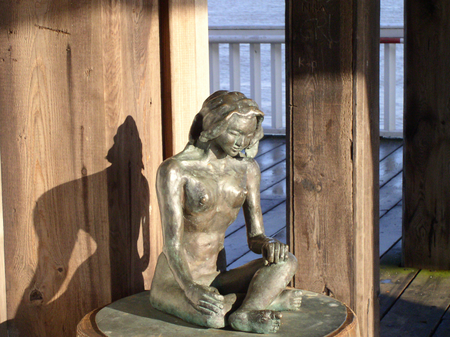 Figur mit Schatten