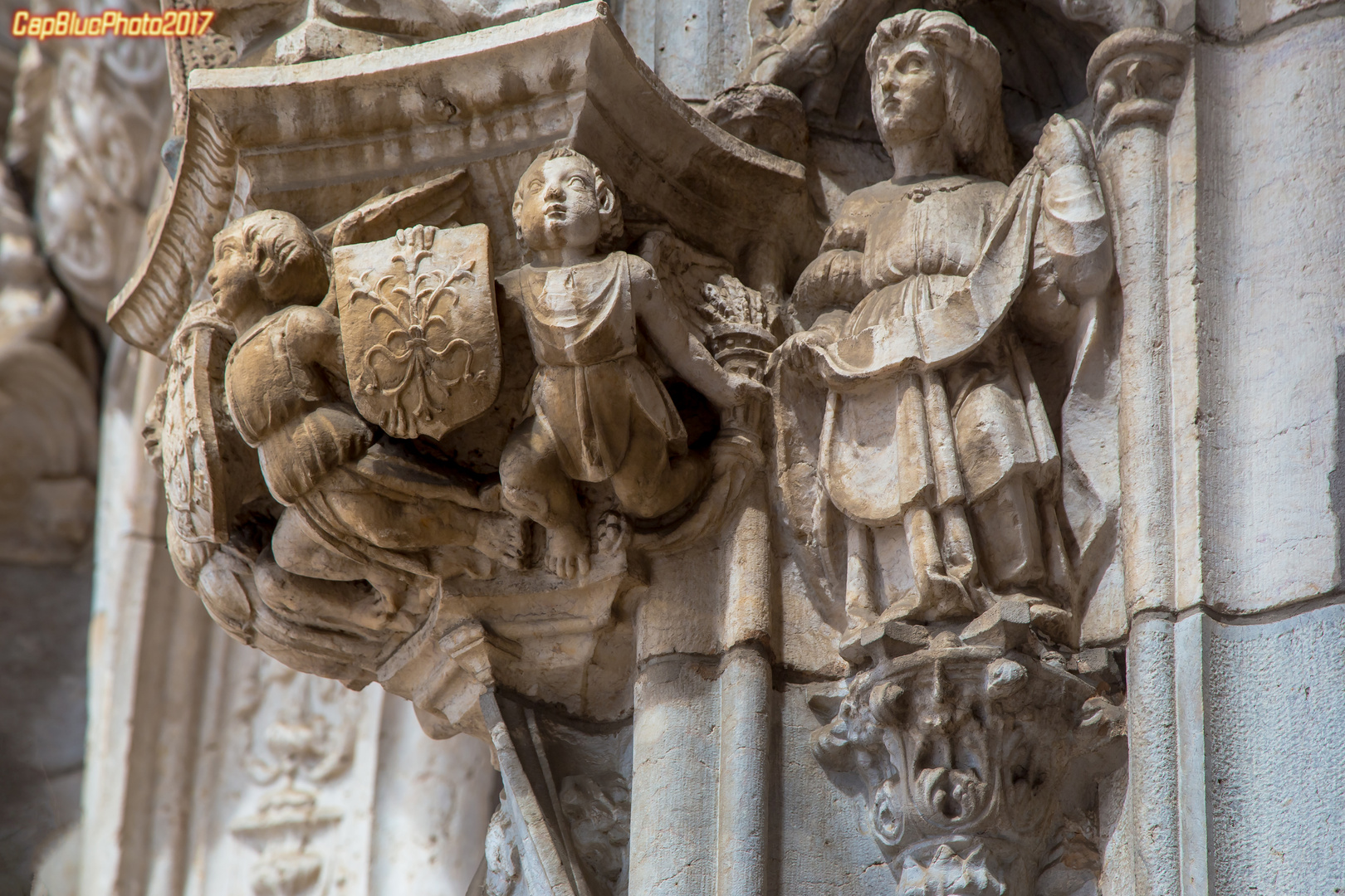 Figuren am Südportal Mosteiro dos Jeronimos