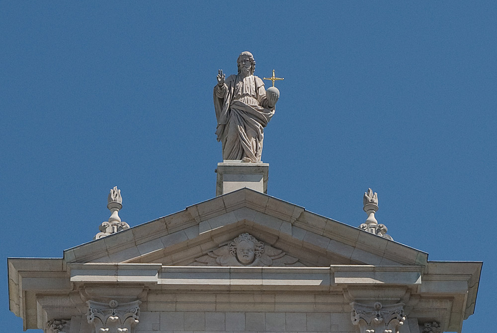 Figuren auf dem Dom in Salzburg