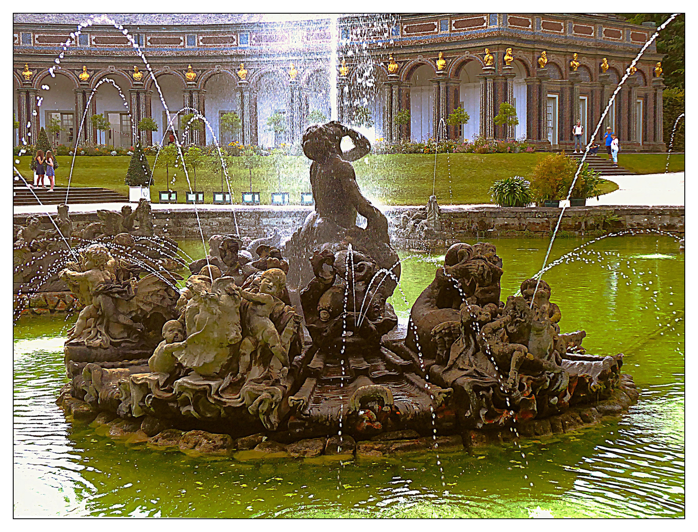 Figurenbrunnen mit Wasserspielen