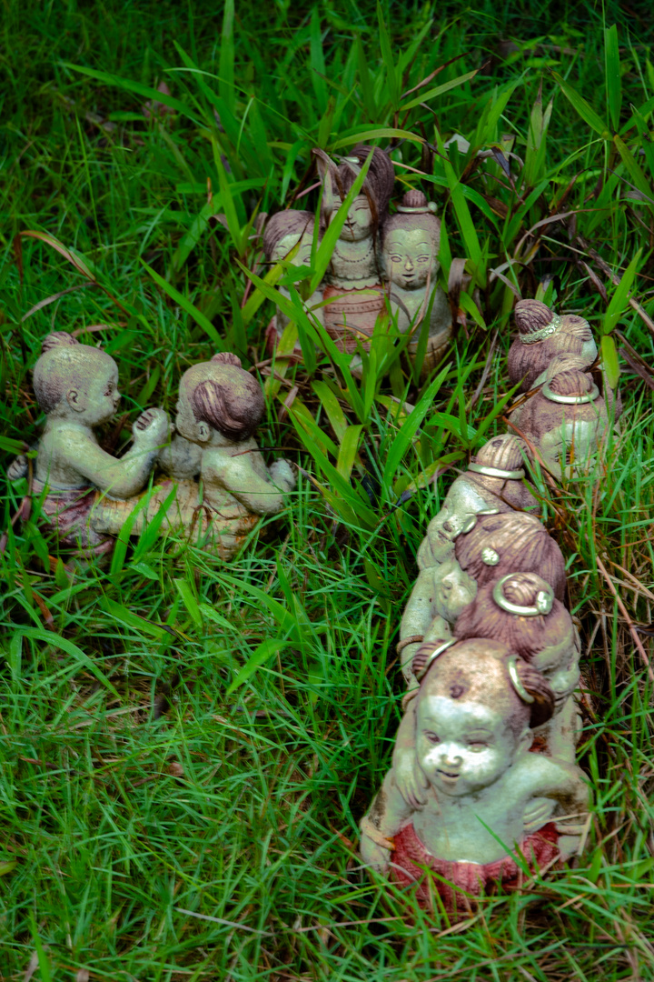 Figures in front of the temple building