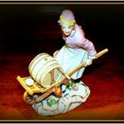 FIGURINE EN PORCELAINE - 3 -