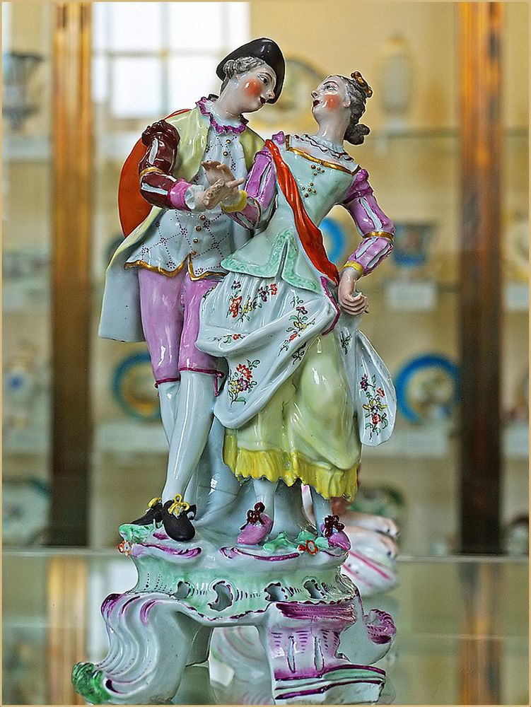 Figurines anciennes en porcelaine  --  Fitzwilliam Museum, Cambridge  --  