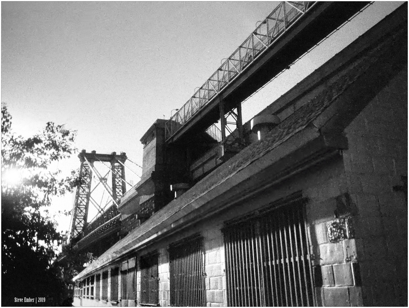 Filmic NYC No-3 - Williamsburg Bridge in Summer