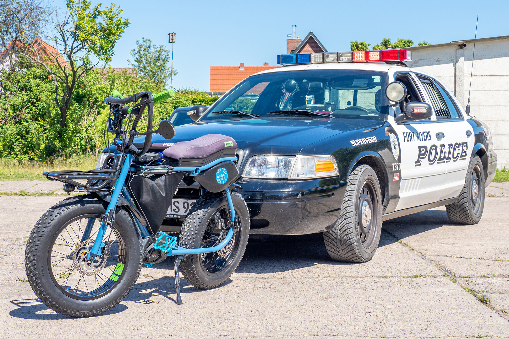 Filmreif: Lil Buddy stoppt US Police Car in Ribnitz