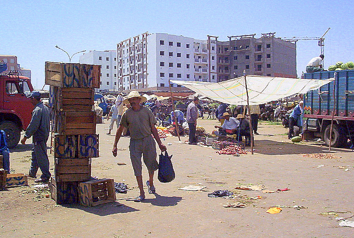 Fin de marché à Marrakech ...