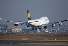 FINAL APPROACH LUFTHANSA 747