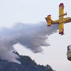 Finale Ligure Löschflugzeug im Einsatz