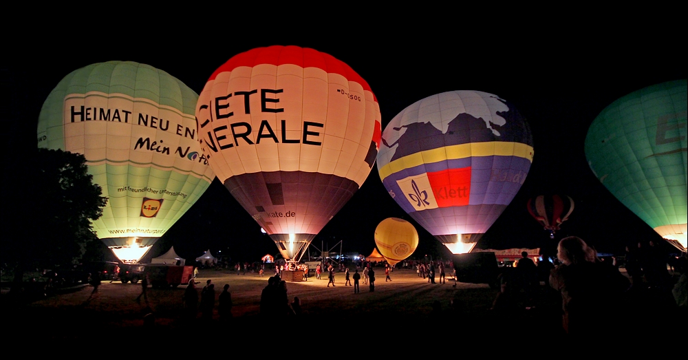Finales Glühen beim Ballonfestival in der Bonner Rheinaue