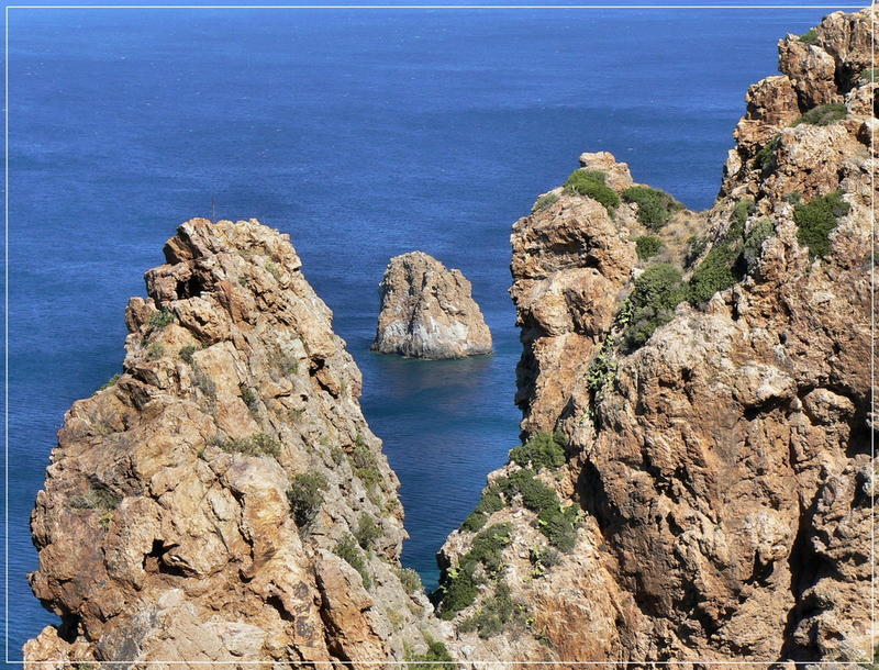 Finestra naturale sul faraglione - Fotoraduno del 15/07/2007 Iglesias-Nebida-Carbonia