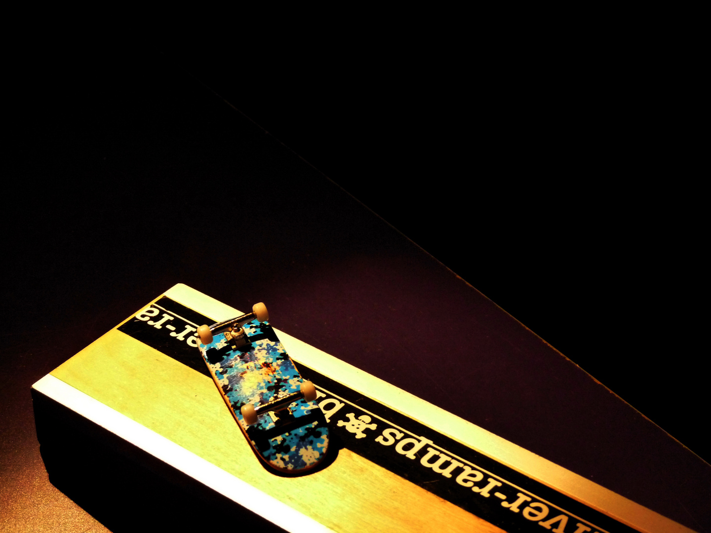 Fingerboard in the Dark