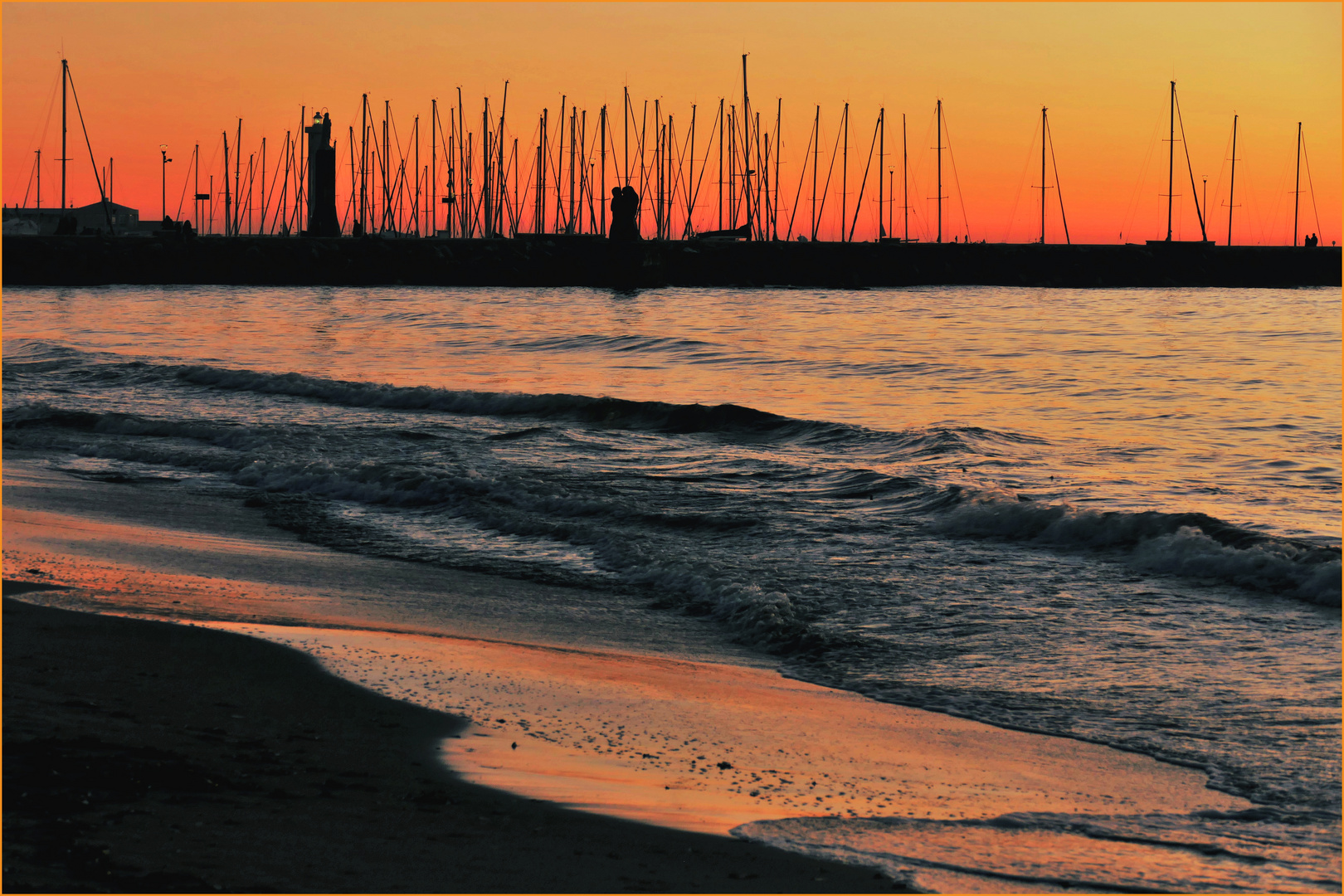 finir une belle journée d hiver  en beauté  sur la plage....