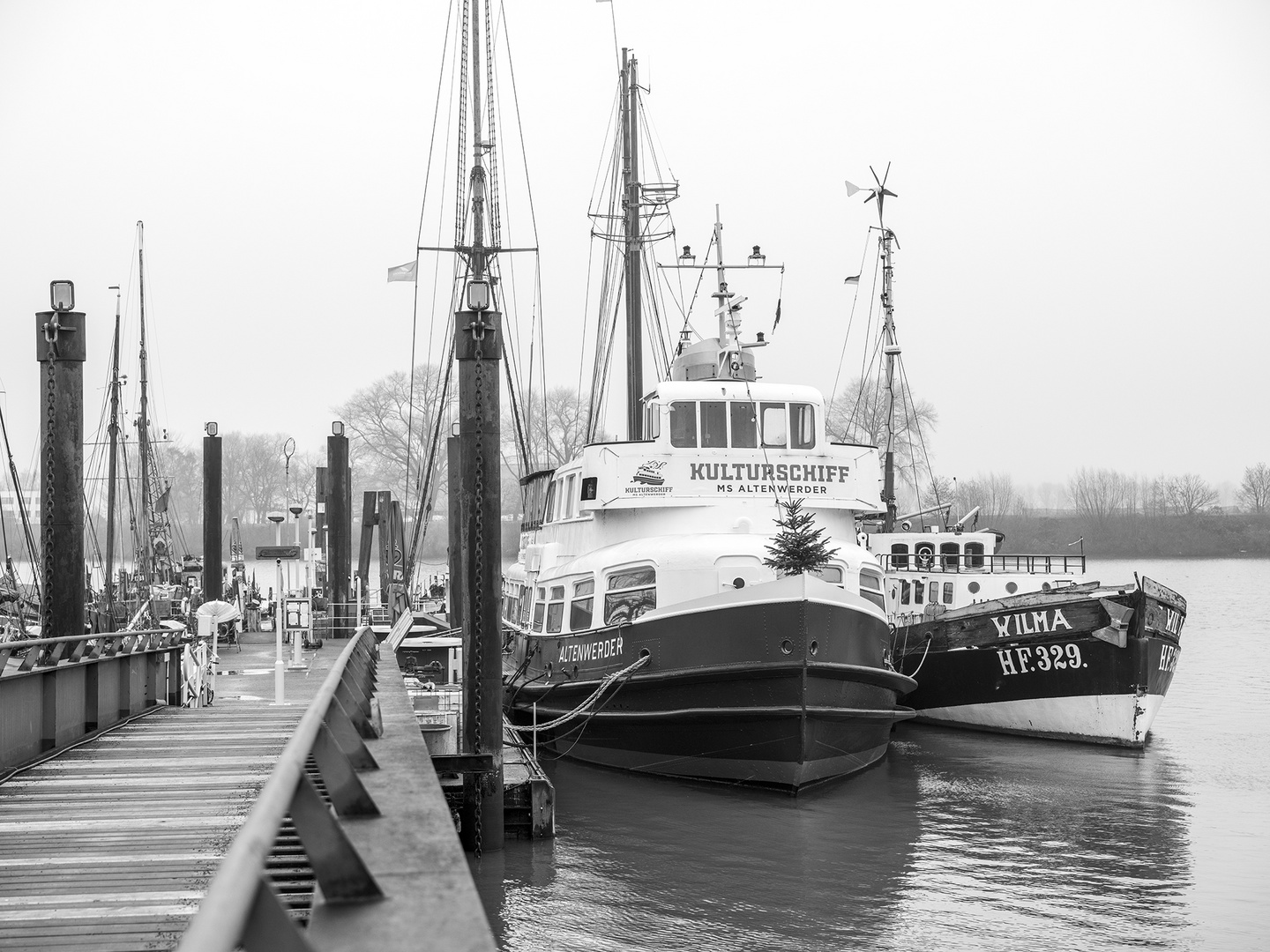 Finkenwerder-Kulturschiff MS Altenwerder Hafenfähre