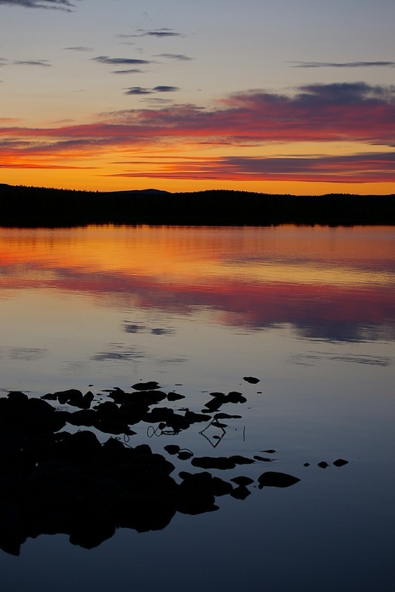 Finnisch blau-orange-violett...