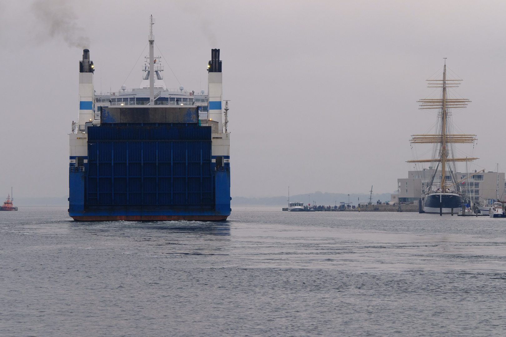 Finnlines vis a vis der Passat