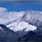 finstere Wolken über weissem Horn