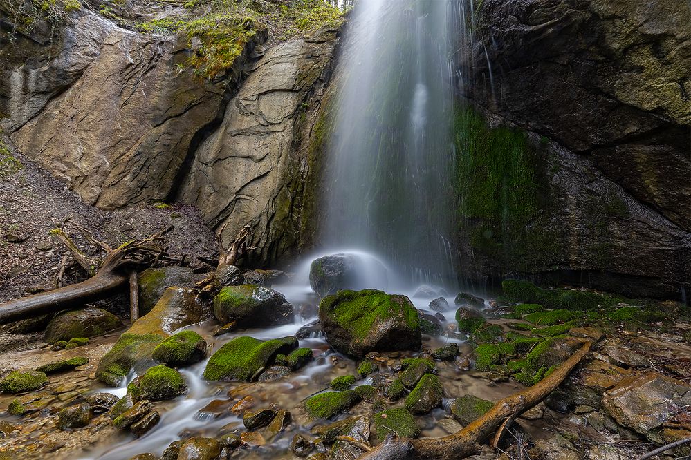 "Finstersee Wasserfall........VI"