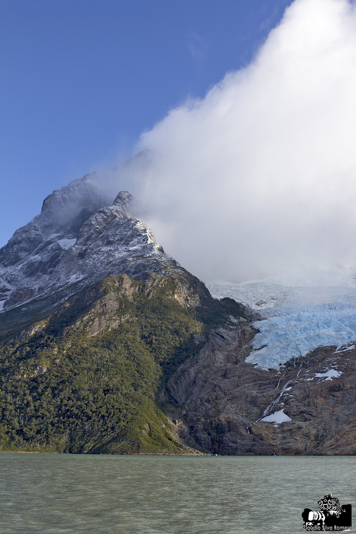 Fiordo de última Esperanza, patagonia chilena.