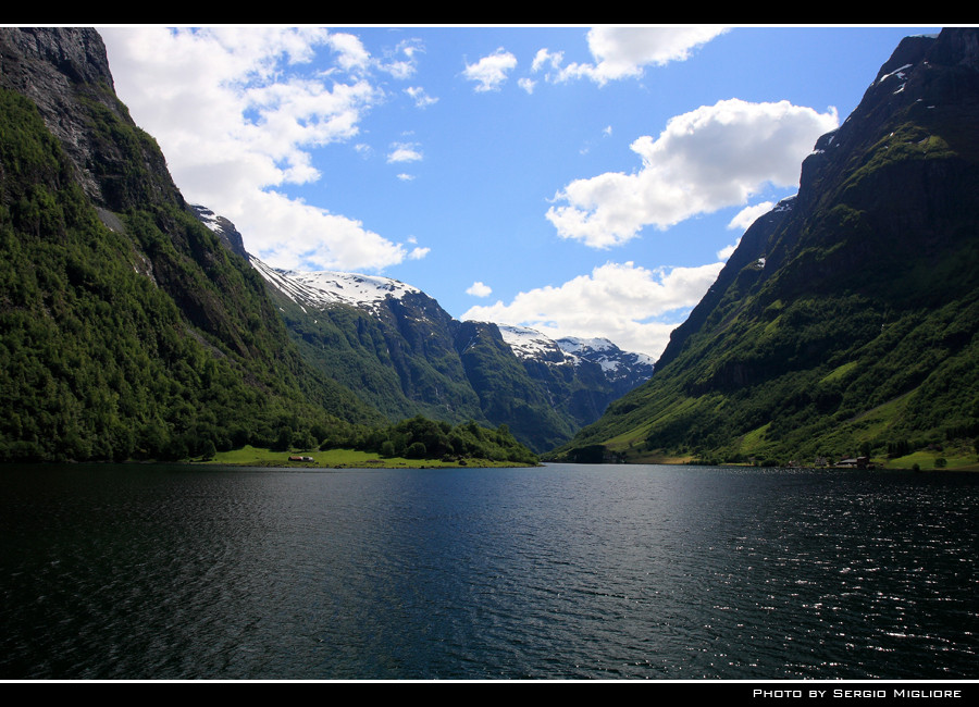 Fiordo - Gudvangen - NORWAY