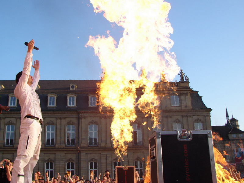 FIRE - DJ BoBo in Stuttgart bei der WM 2006