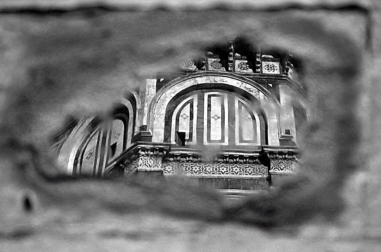 Firenze riflesso di un particolare del Duomo 