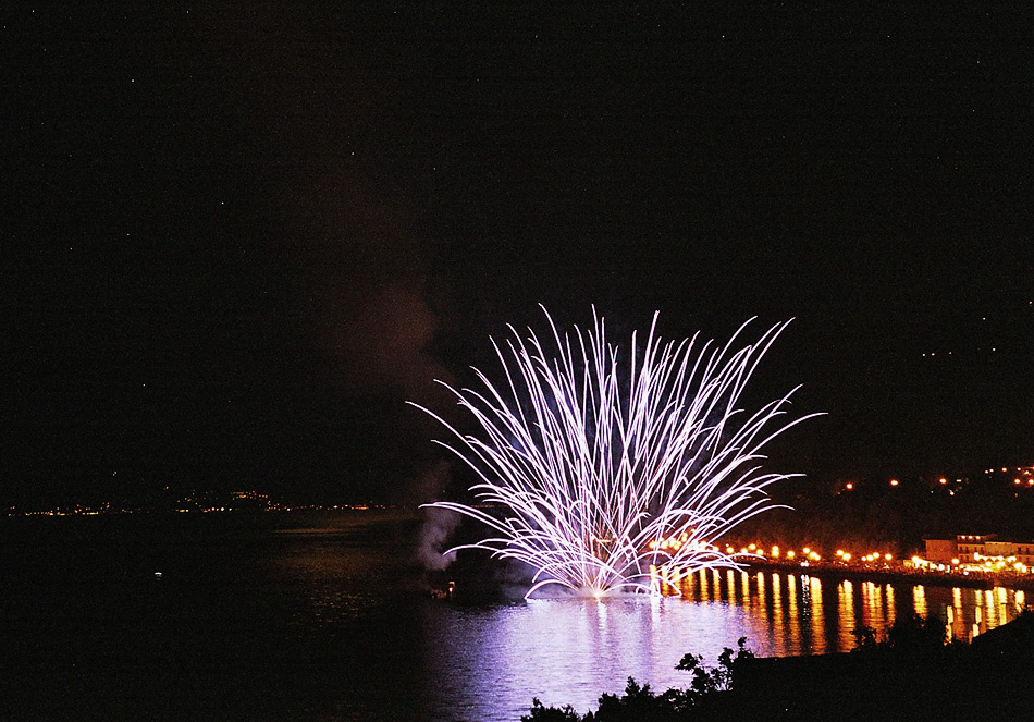 Fireworks at Lago di Garda (4)