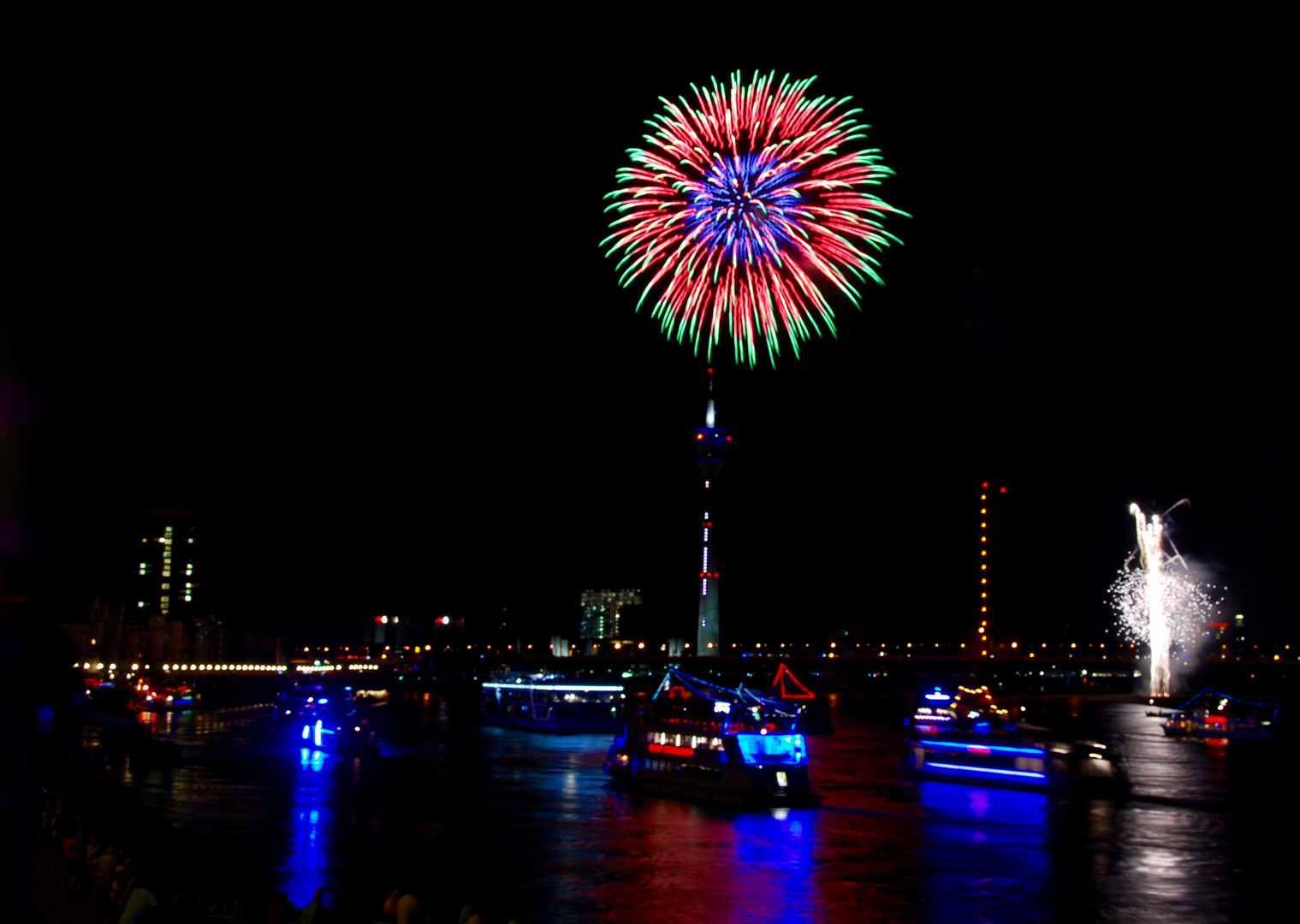 Fireworks - Größte Kirmes am Rhein 2016