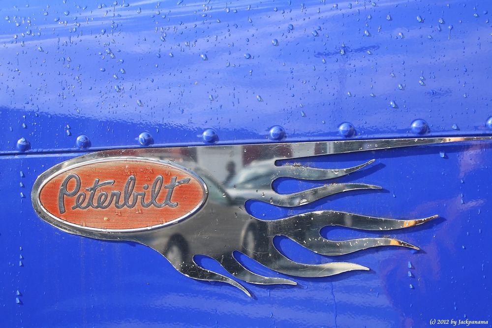 Firmenlogo von Peterbilt, dem Truck-Hersteller in den U S A