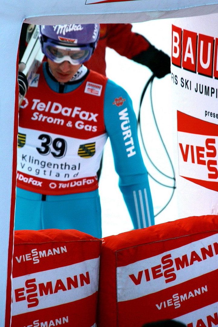 FIS-(Werbe)Weltcup - Martin Viessmannteldafaxmilkawürthschmidt sucht eine Bank